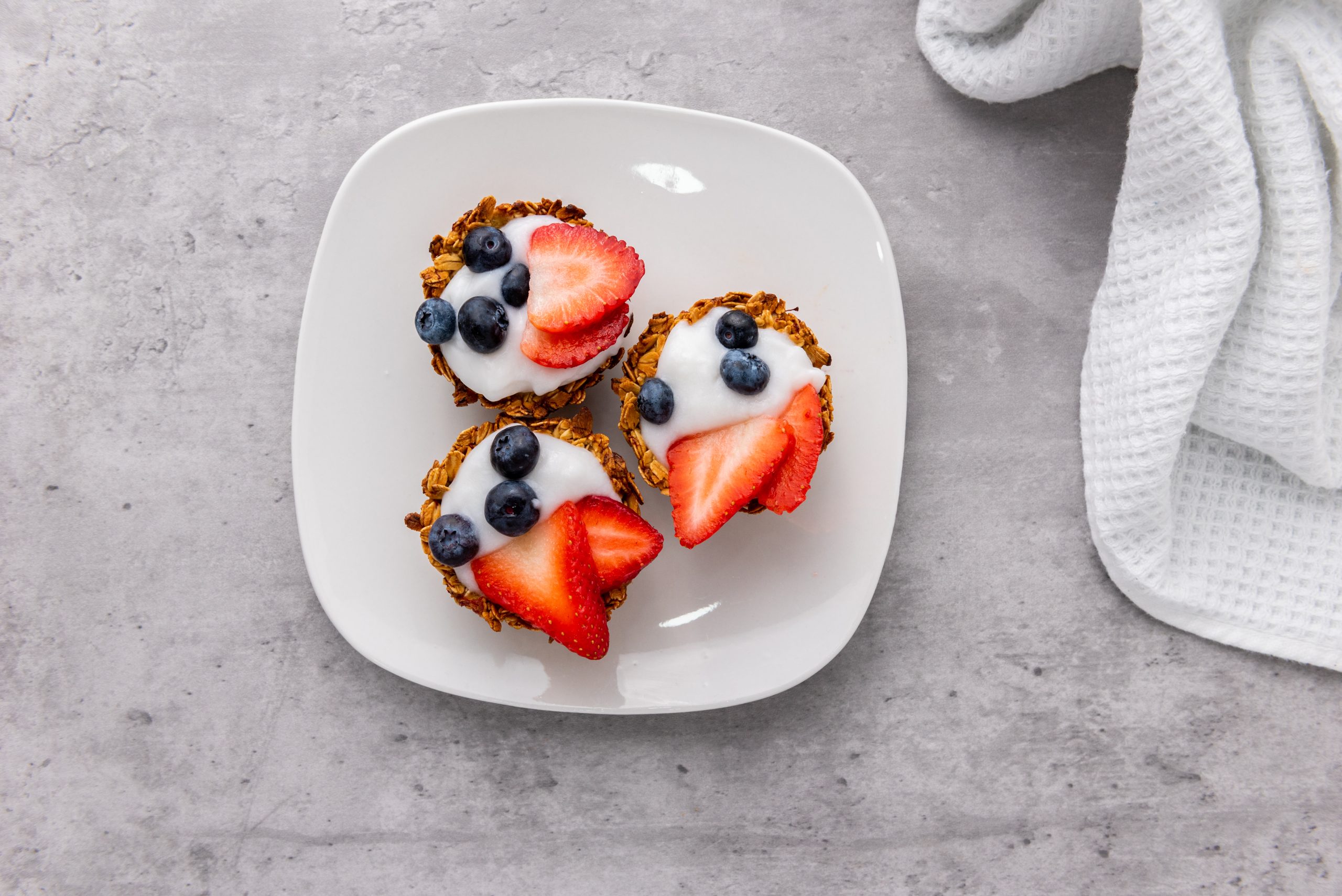 granola berry cups recipe